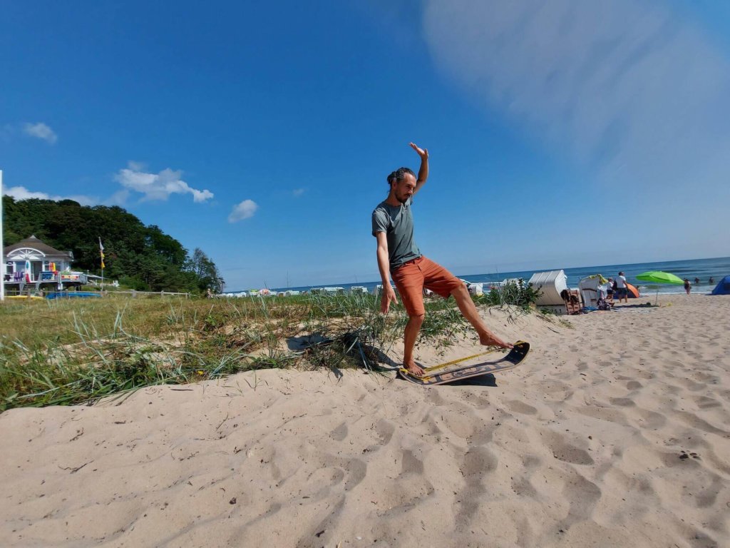 Gibbon Giboard am Strand